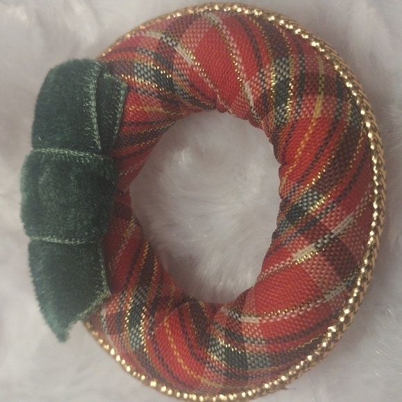 𝅺1984 Vintage Avon wreath brooch super cute Christmas vibes 2" - Picture 3 of 6